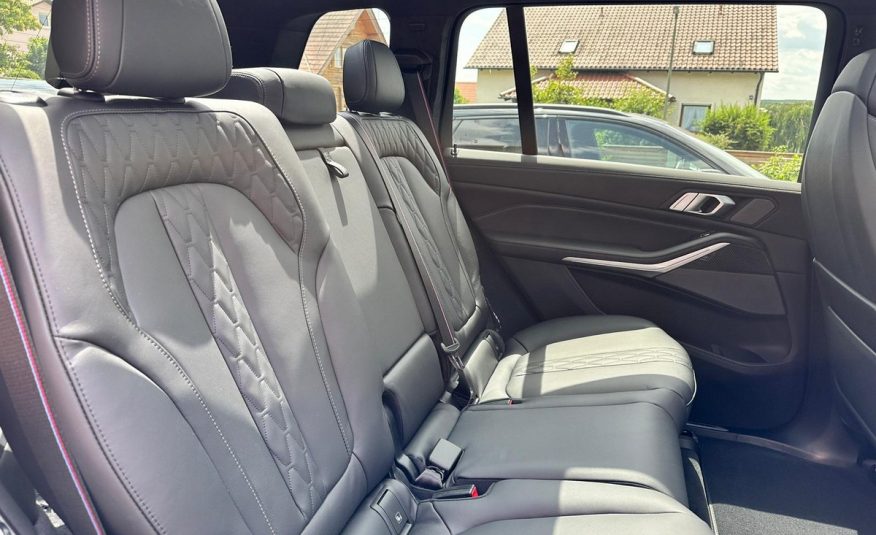 2023  BMW X7 xDrive40d M Sport
